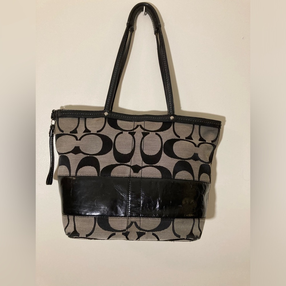 COACH signature stripe  No. 12429
SHOULDERBAG tote VNTG and wallet - Picture 2 of 16